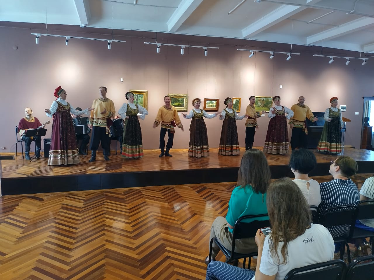 Презентация выставки «Русские традиции в народном искусстве»